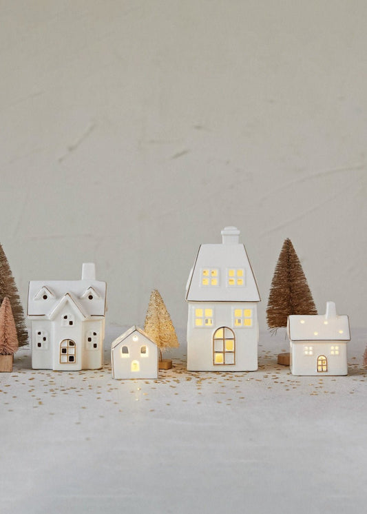 Village en grès avec lumières LED et dorure à chaud | Ensemble de 4